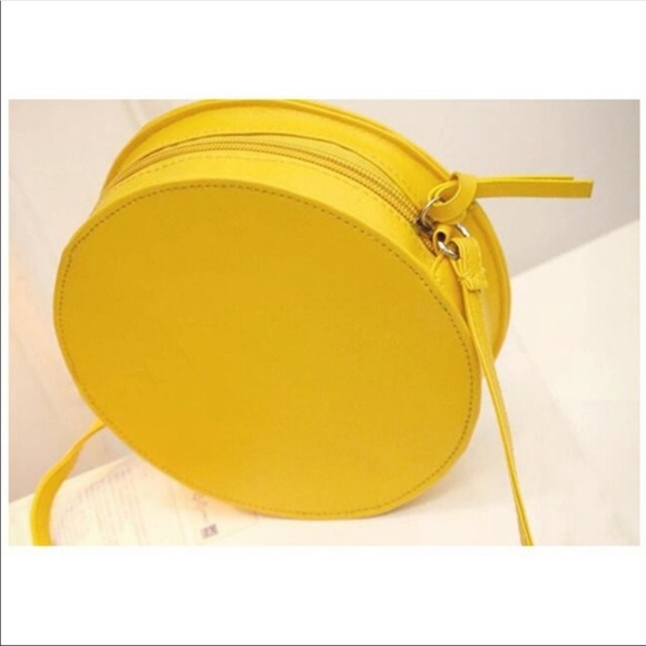 Lemon 🍋 Mini Purse - Picture 3 of 4